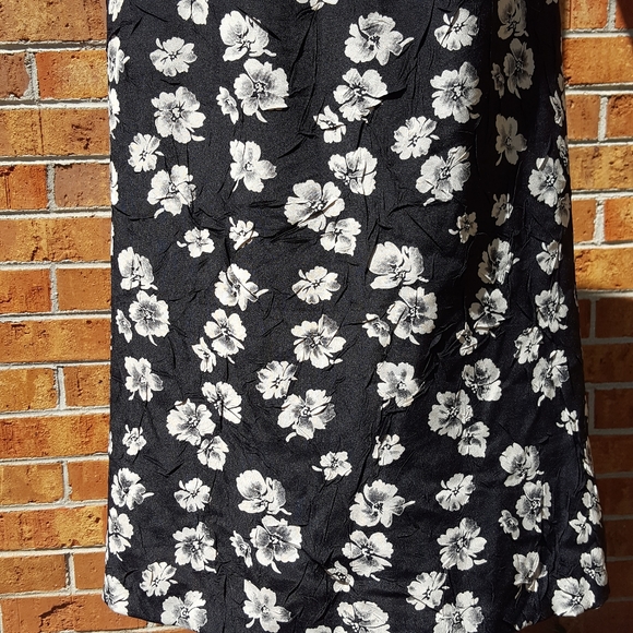 FR Bentley plus black skirt - Picture 8 of 10